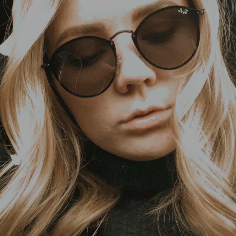 Meet your Posher, Lauren